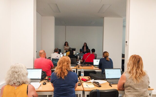 2025_06_05___visita_da_vice_presidente_ao_curso_do_iefp